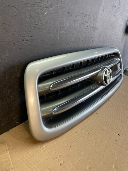 2001 to 2004 Toyota Sequoia Front Upper Grill Grille W/ Emblem AE3715 DG2