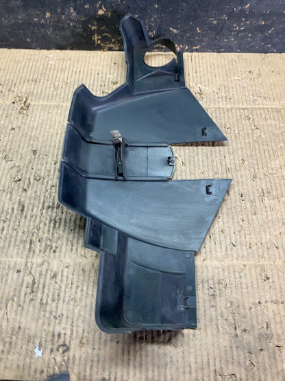 2002 to 2006 Mercedes C240 Engine Air Intake Cleaner Box T9610 DG7