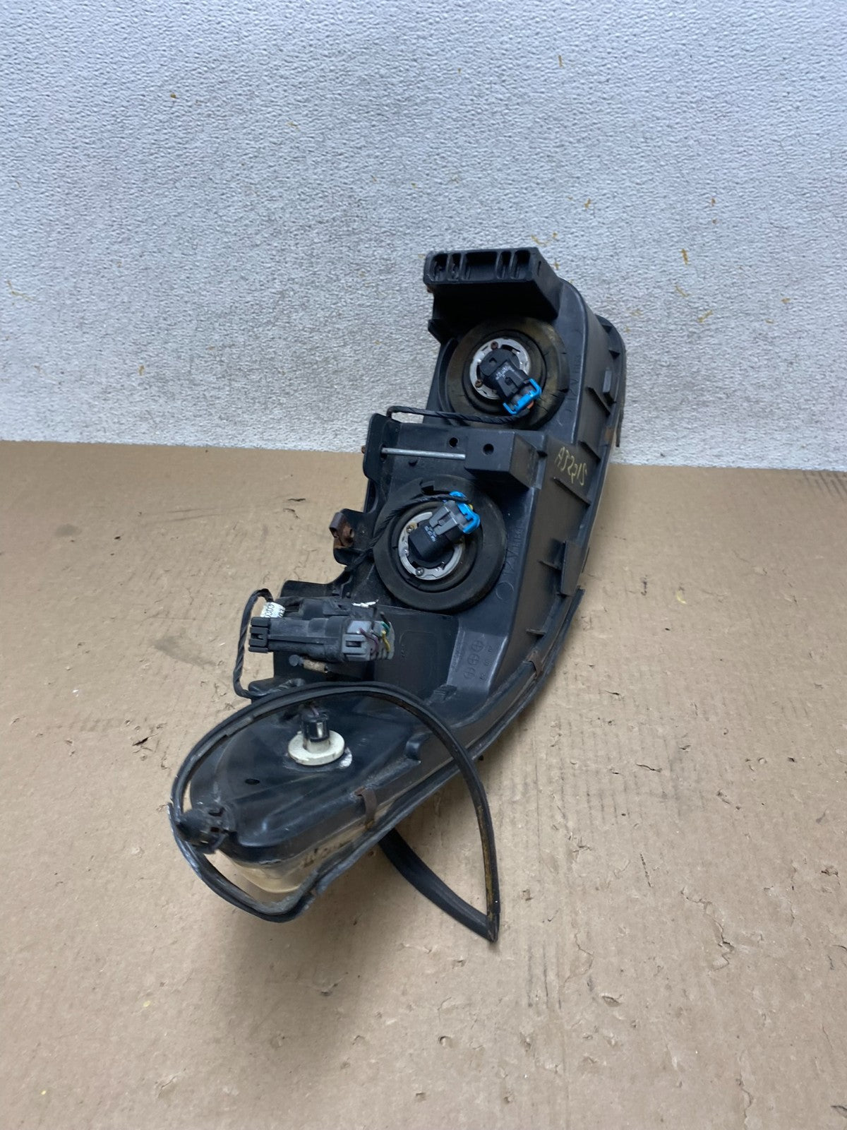 2000 to 2005 Buick Lesabre Headlight Left Driver Lh Side Halogen AJ2215 DW8