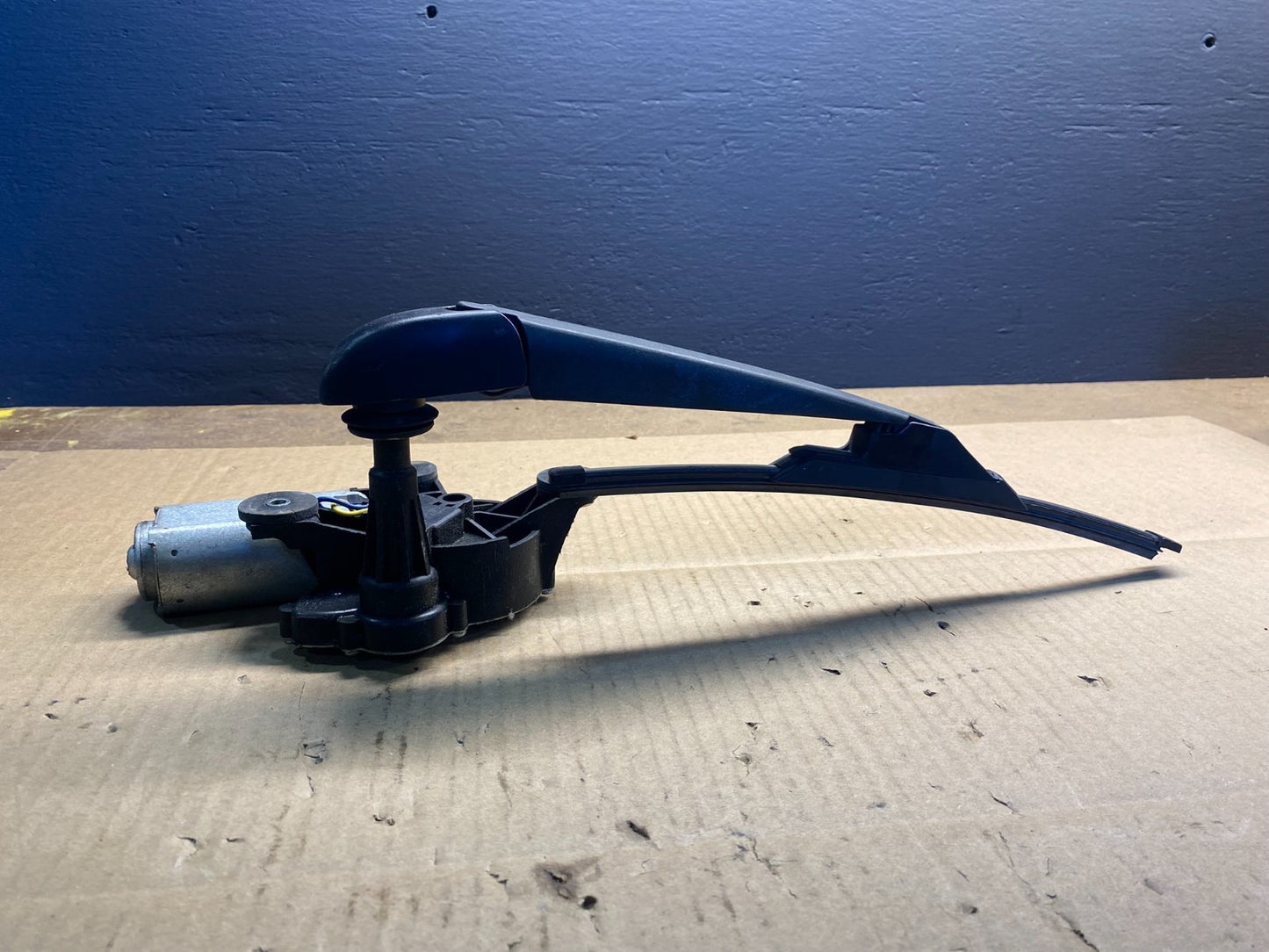 2012 - 2019 Fiat 500 Rear Wiper Motor Actuator Wiper Arm ab4114 DG3