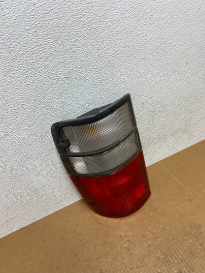2000 to 2004 Isuzu Trooper Left Driver Side Tail Lights AE0342 DG2