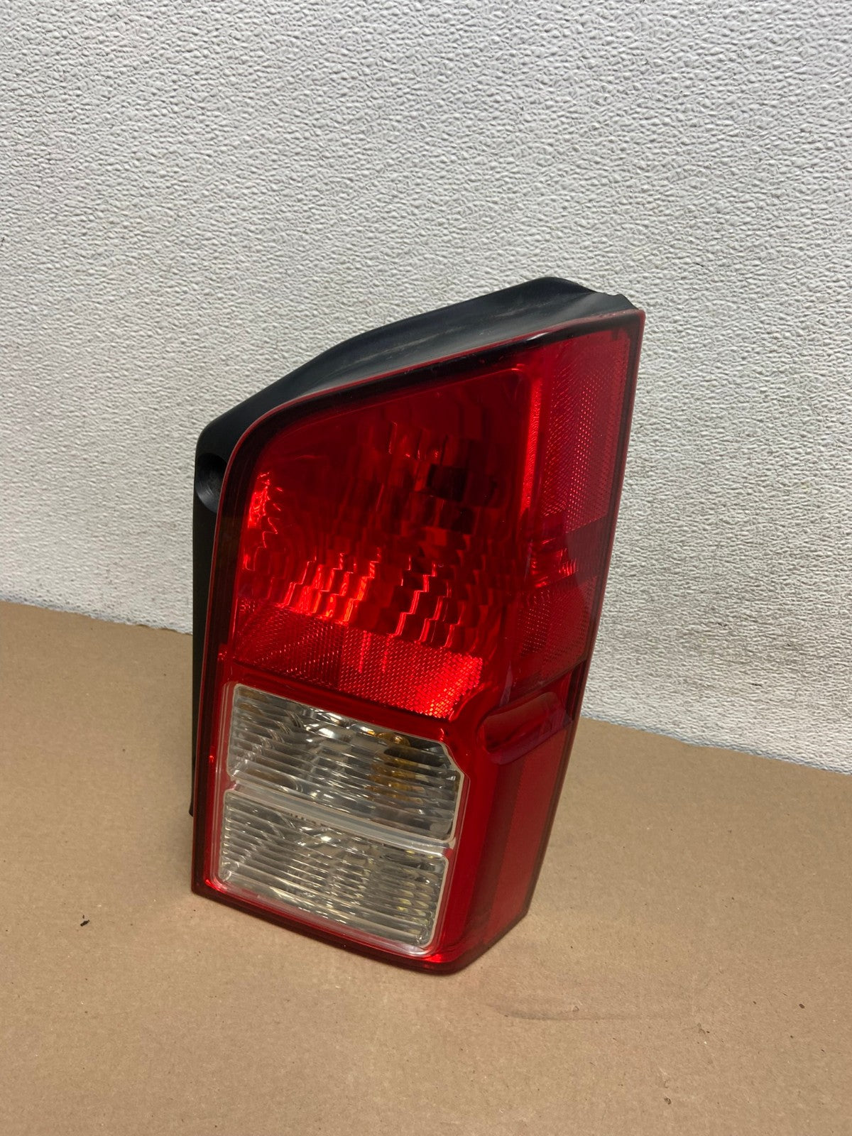 2005 to 2012 Nissan Pathfinder Right Passenger RH Side Tail Light AG3300 LK0