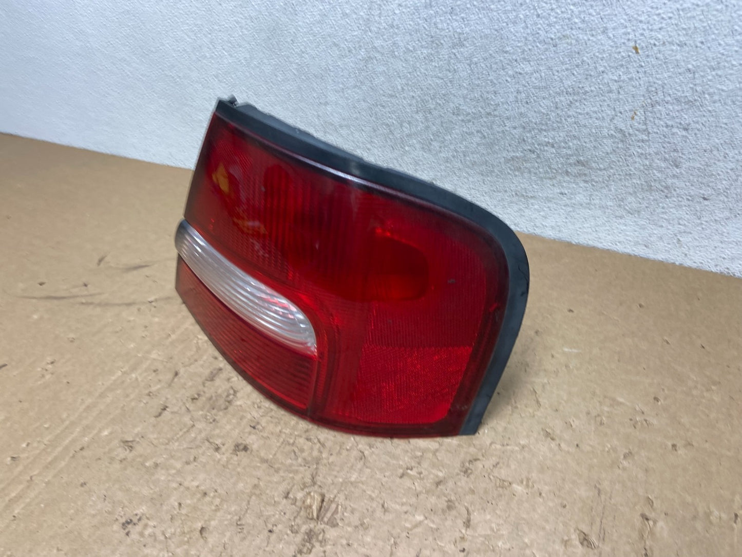 2000 to 2001 Nissan Altima Tail Light Right Passenger Rh Side AG13968