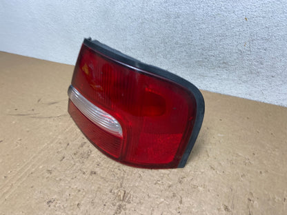 2000 to 2001 Nissan Altima Tail Light Right Passenger Rh Side AG13968