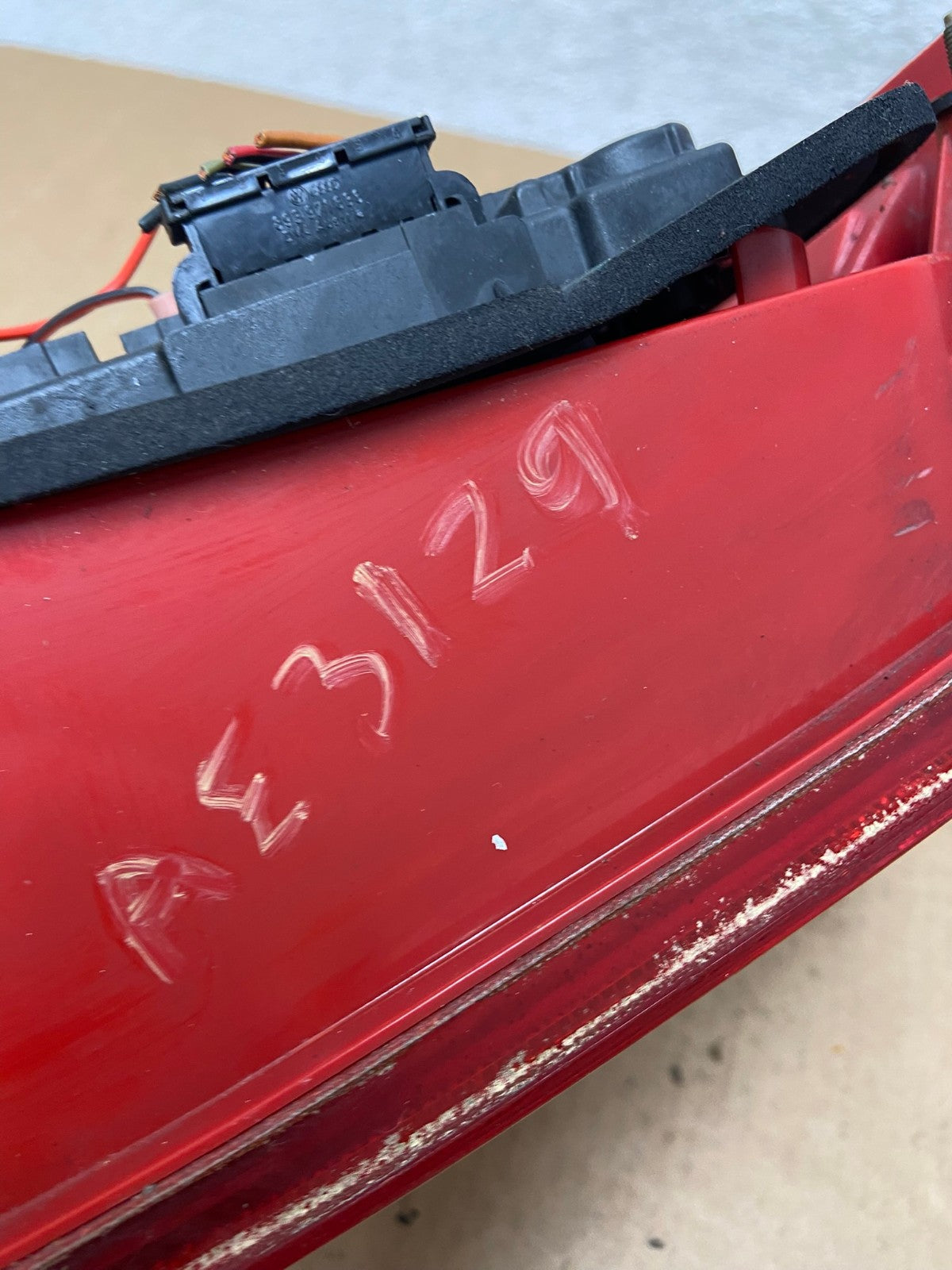 2004 to 2005 Volkswagen Jetta Left Driver LH Side Tail Light AE3129 LK6