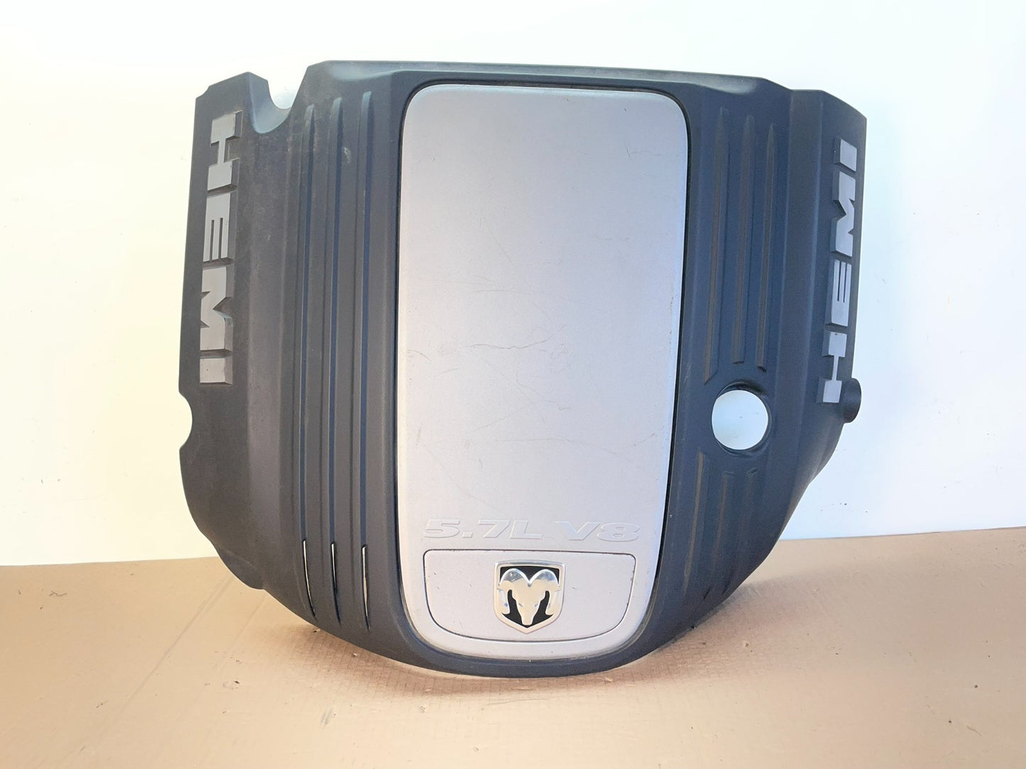 2005 to 2010 Dodge Charger Ram 5.7L Hemi Engine Cover Plastic Shield AG7682 DG0