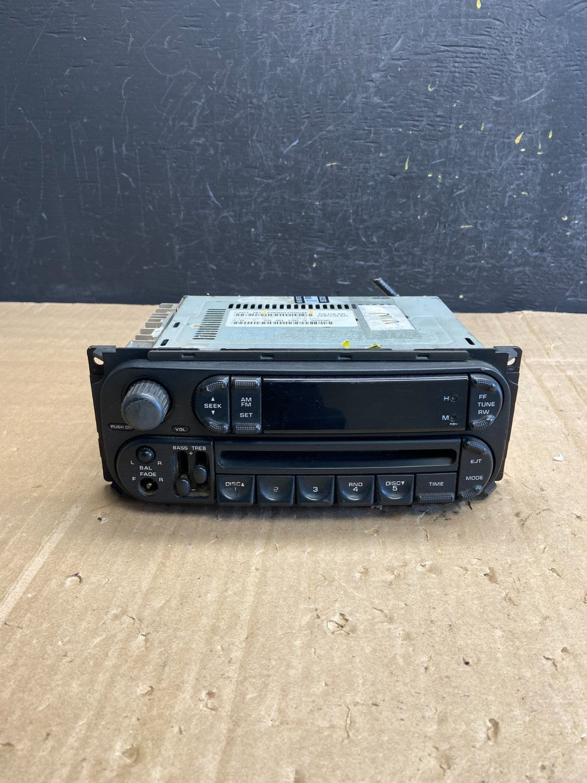 2002 - 2006 Chrysler Dodge Jeep Ram Radio CD Player AM/FM Receiver AE1704 DG0
