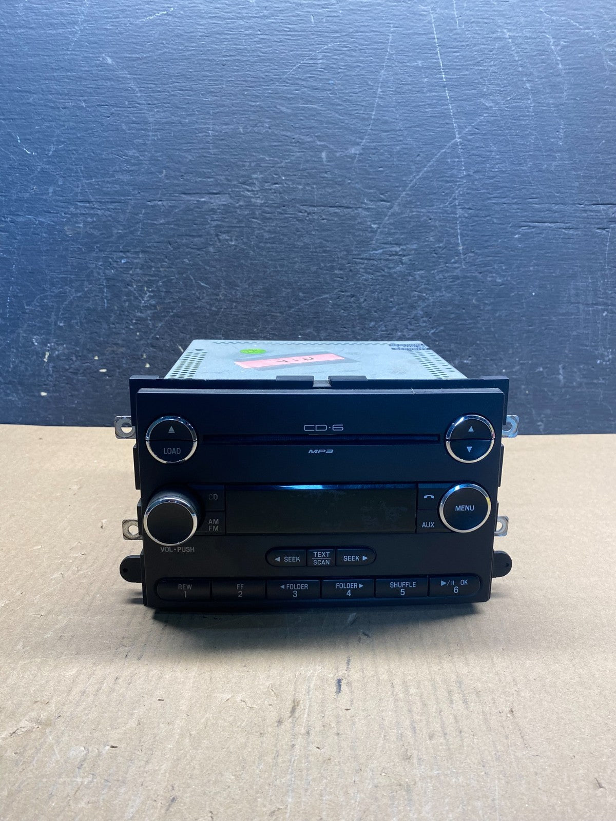 2004 to 2008 Ford F150 Mustang Radio Stereo Audio AM/FM AG1814 DG0