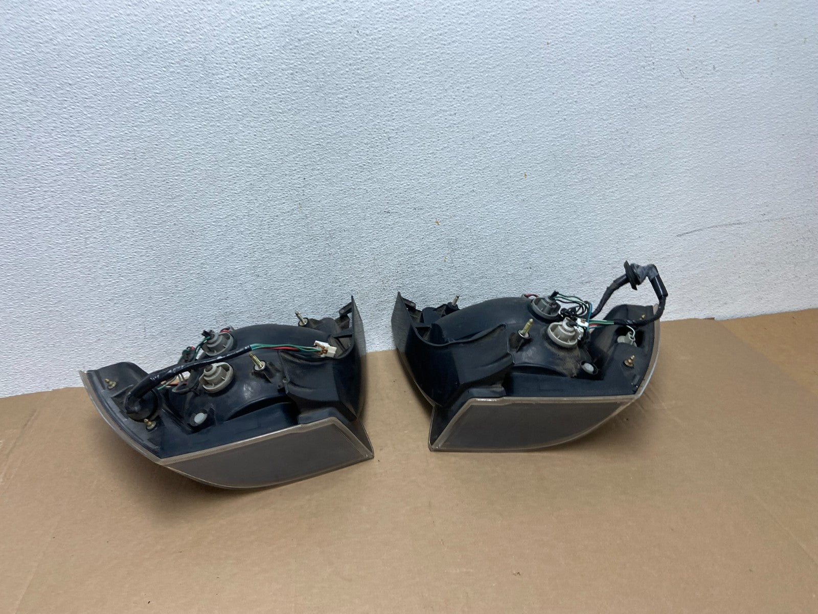 2004 2005 2006 Mitsubishi Galant GTS Left+Right Set Tail Lights AD6391 DG7