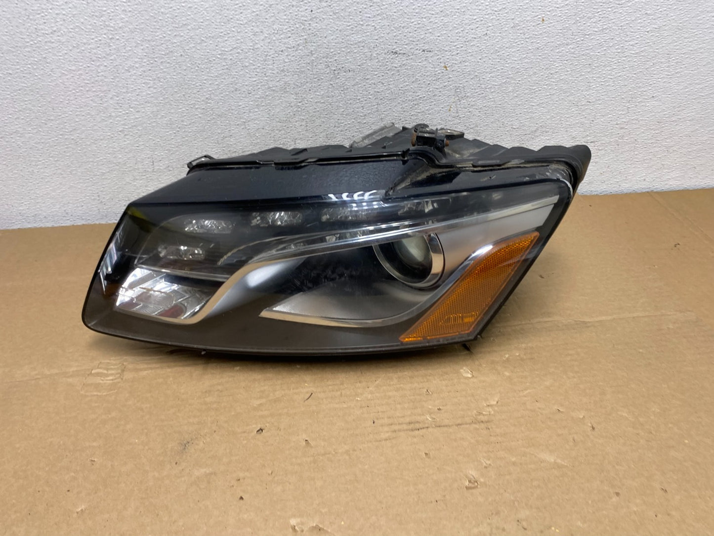 2009-2012 Audi Q5 Left Driver LH Side Xenon HID Headlight AD3830 DW0