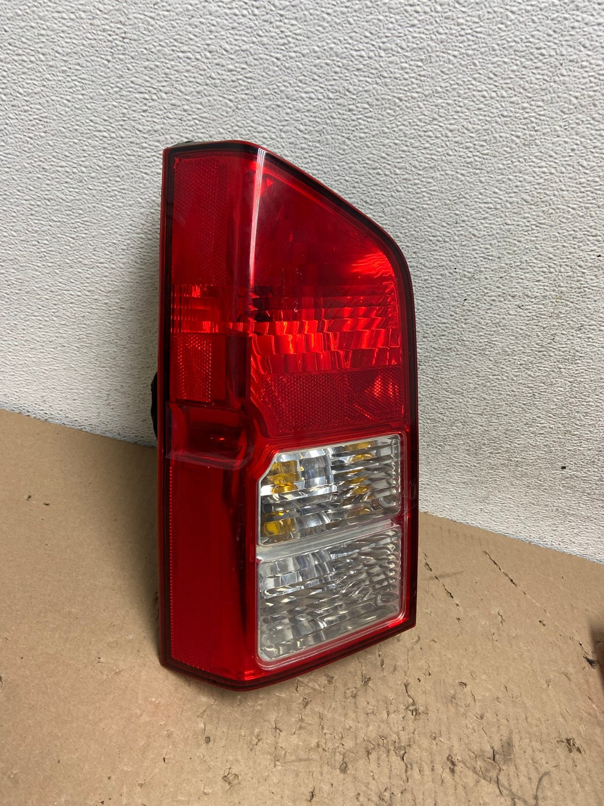 2005 to 2012 Nissan Pathfinder Tail light Left Driver Lh Side AF4309 LK2