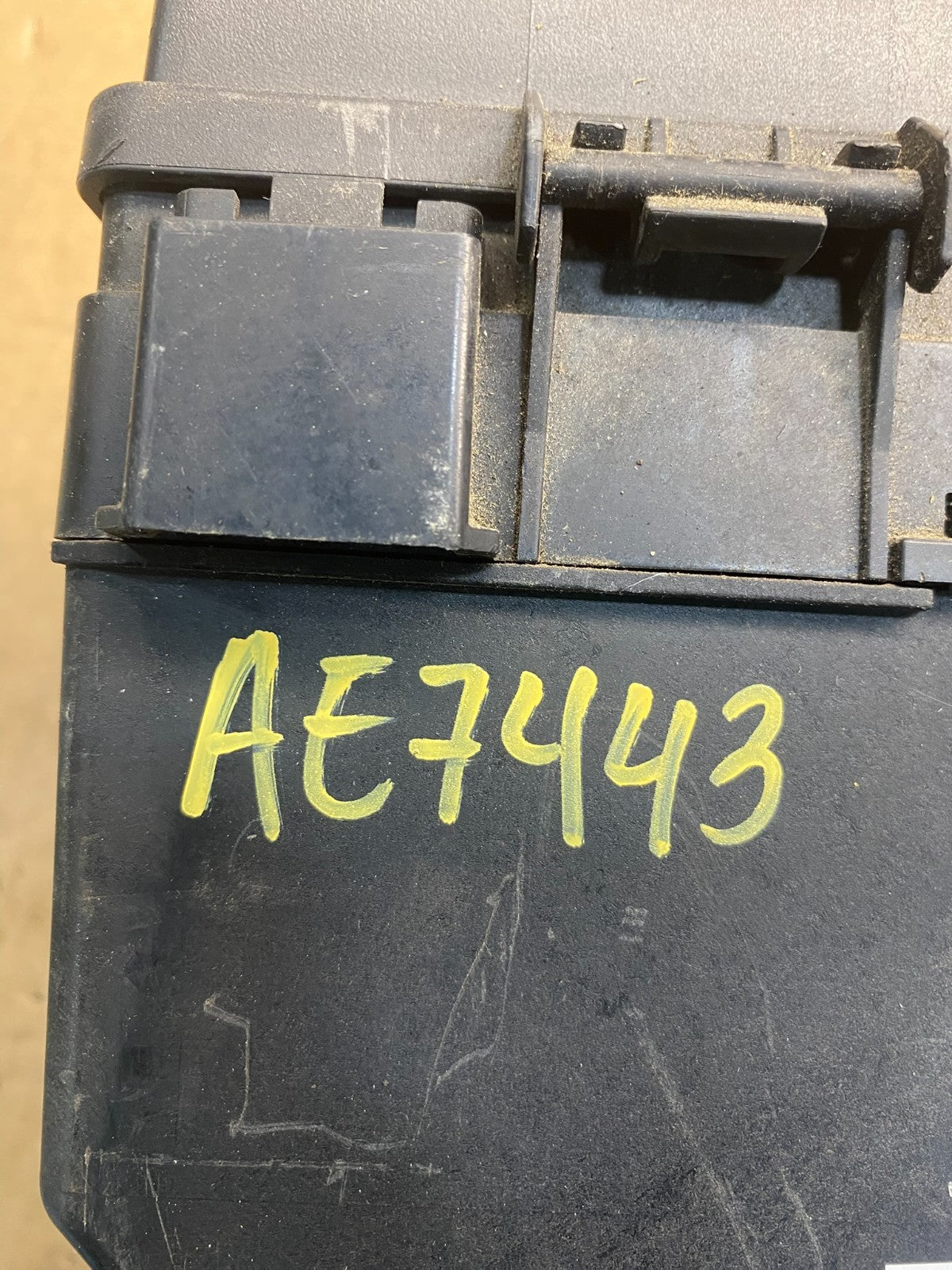 2008 2009 Liberty Nitro TIPM Power Integrated Fuse Box Module AE7443 DW7