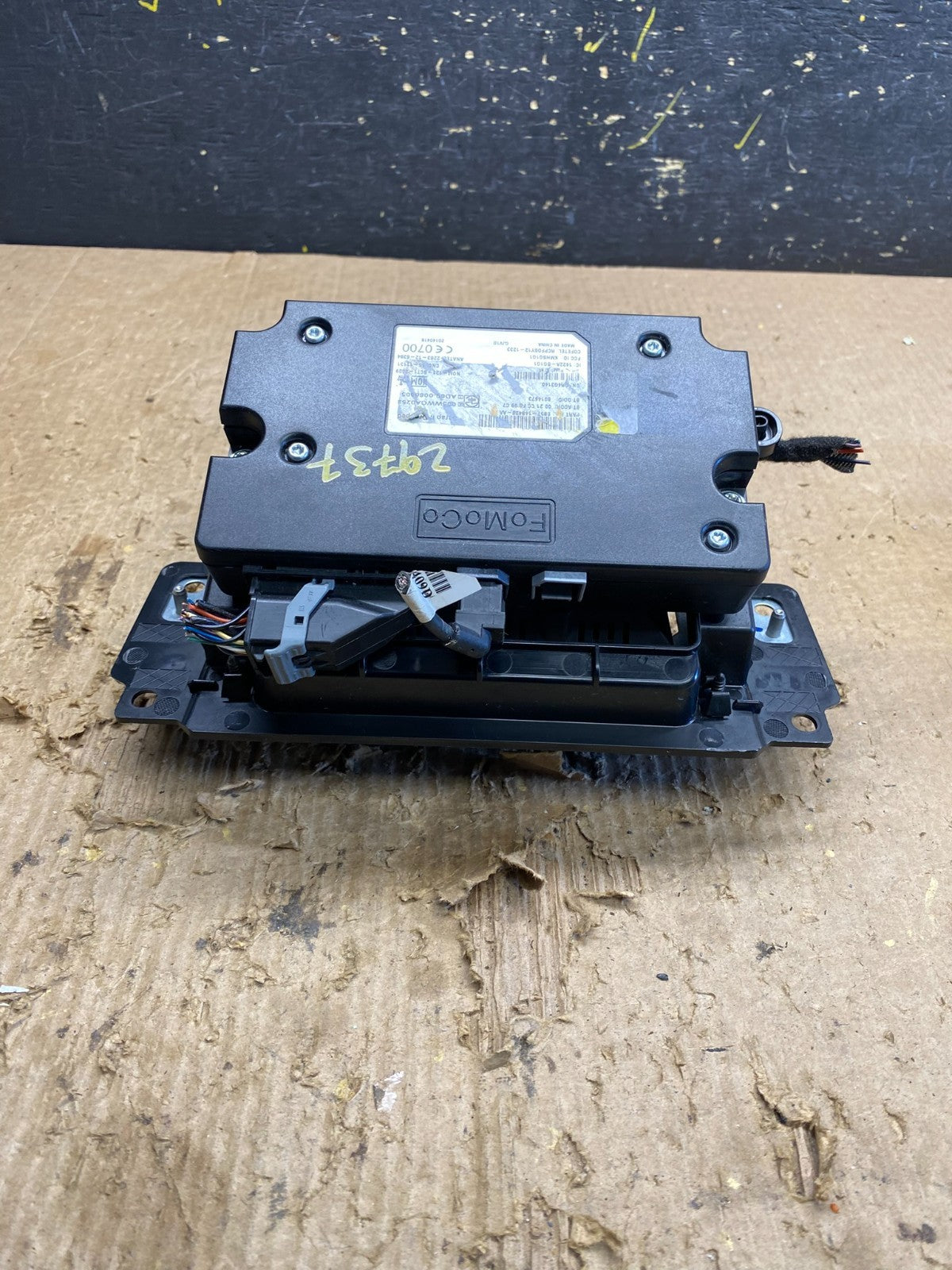 2014 to 2015 Ford Explorer Screen Communication Module eb5t-14b428-a z9737 DG5