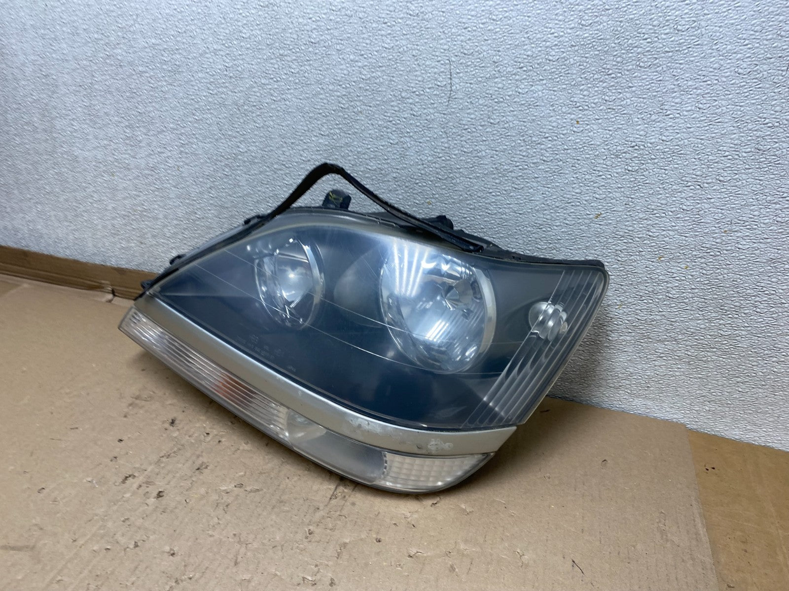 1999 to 2003 Lexus RX300 Left Driver LH Headlight Halogen U1124 DW1