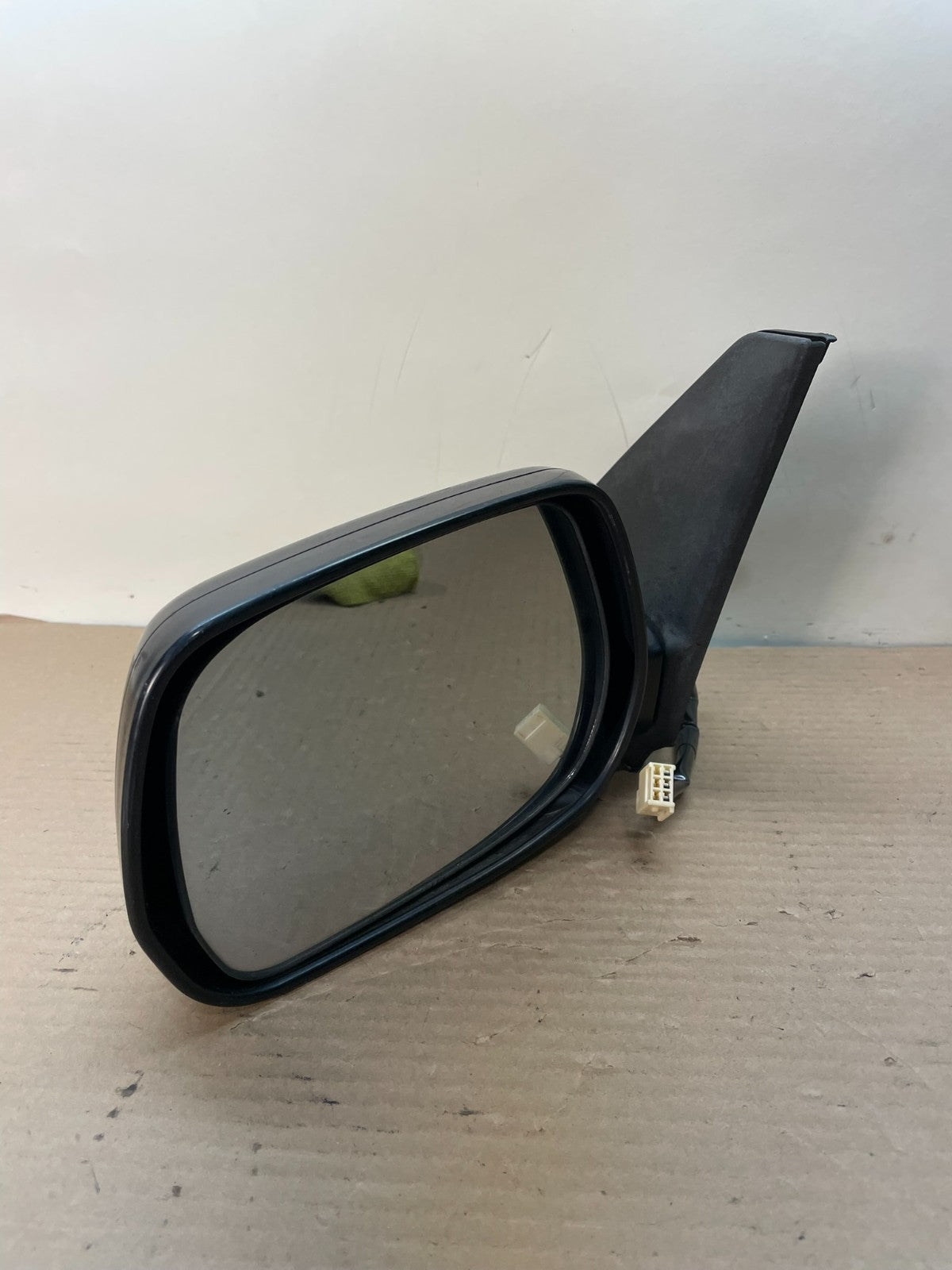 2004 to 2005 Toyota RAV4 Left Driver LH Side View Door Mirror AH8749 DG2