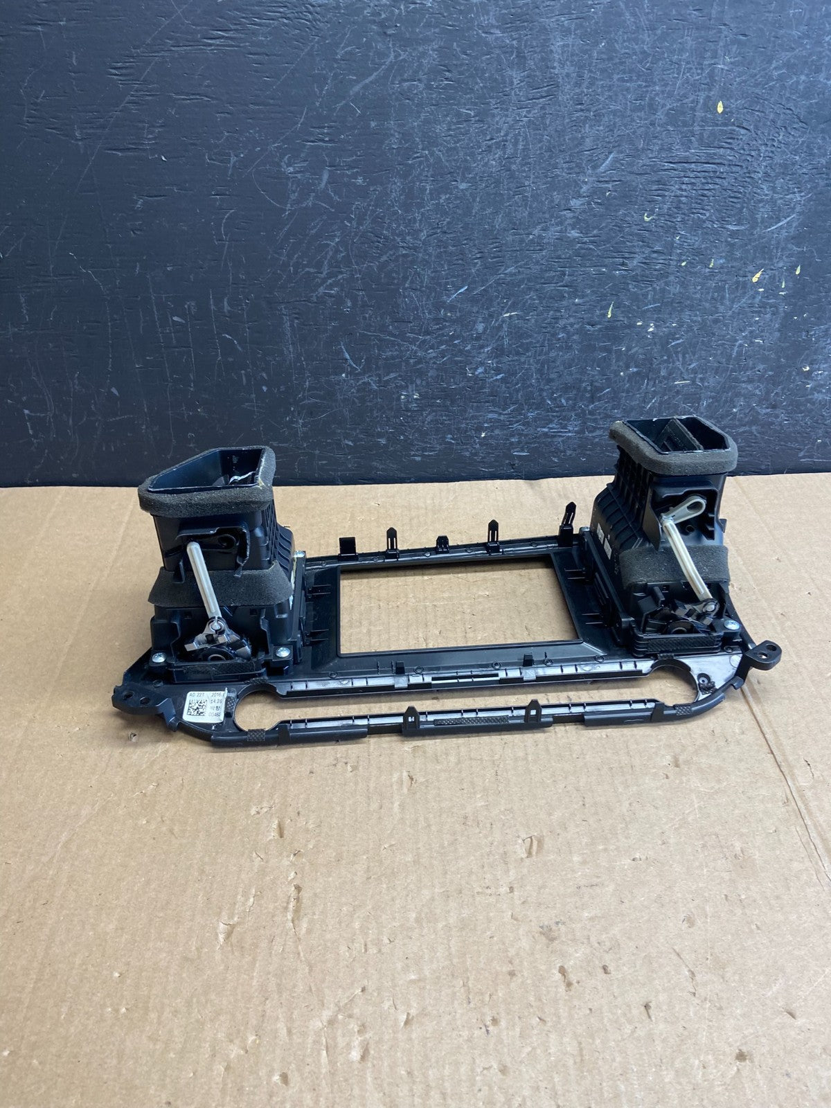 2017-2019 Hyundai Elantra Center Radio Climate Control Air Vent Bezel AE4247 DG3