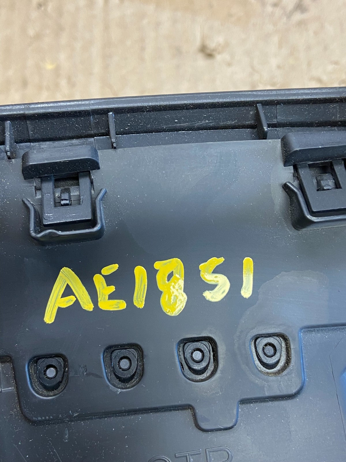 2013-2016 Chevrolet Malibu Center Radio Switch Air Vent Trim Bezel AE1851 DG6