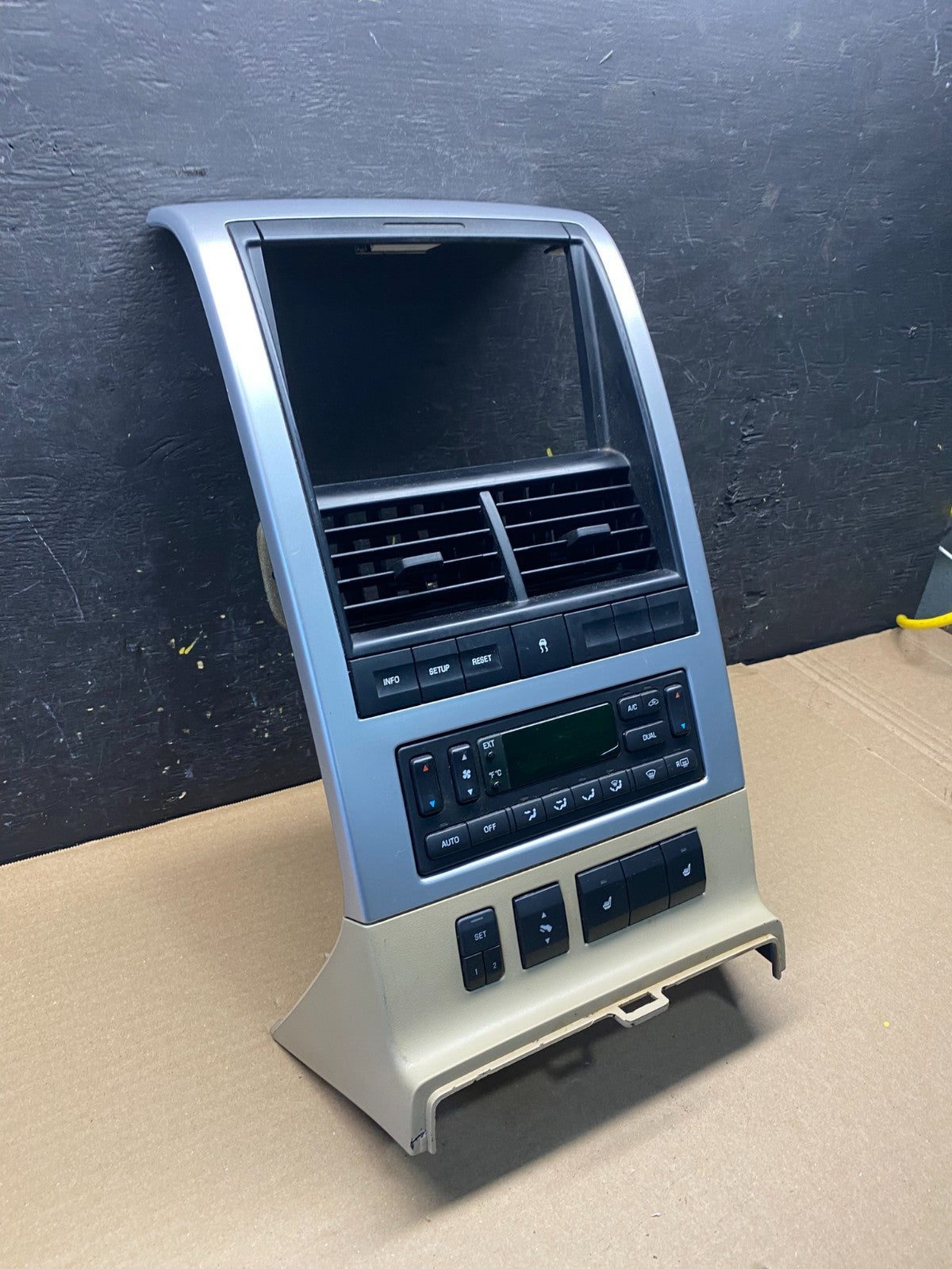 2006 - 2010 Ford Explorer Radio Heater Climate A/C Control Bezel Trim S2548 DG1