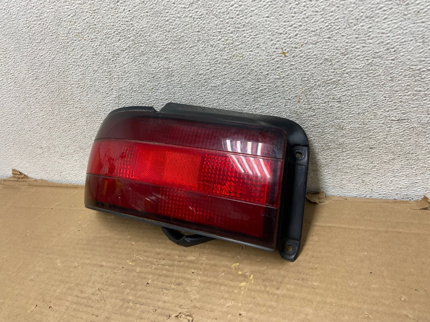 1993 to 1997 Geo Prizm Left Driver Right Side Tail Light AG9284 LK2