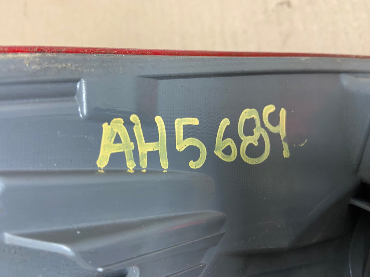2011 2012 2013 Infiniti M37 M56 Left Driver LH Side Tail Light AH5689 LK8