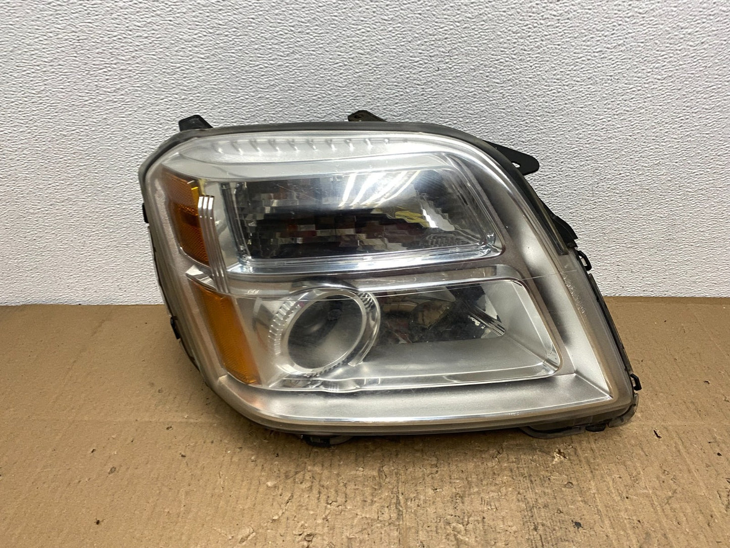 2010 - 2015 GMC Terrain Halogen Passenger Right Rh Side Headlight DEPO AB8523 DW0