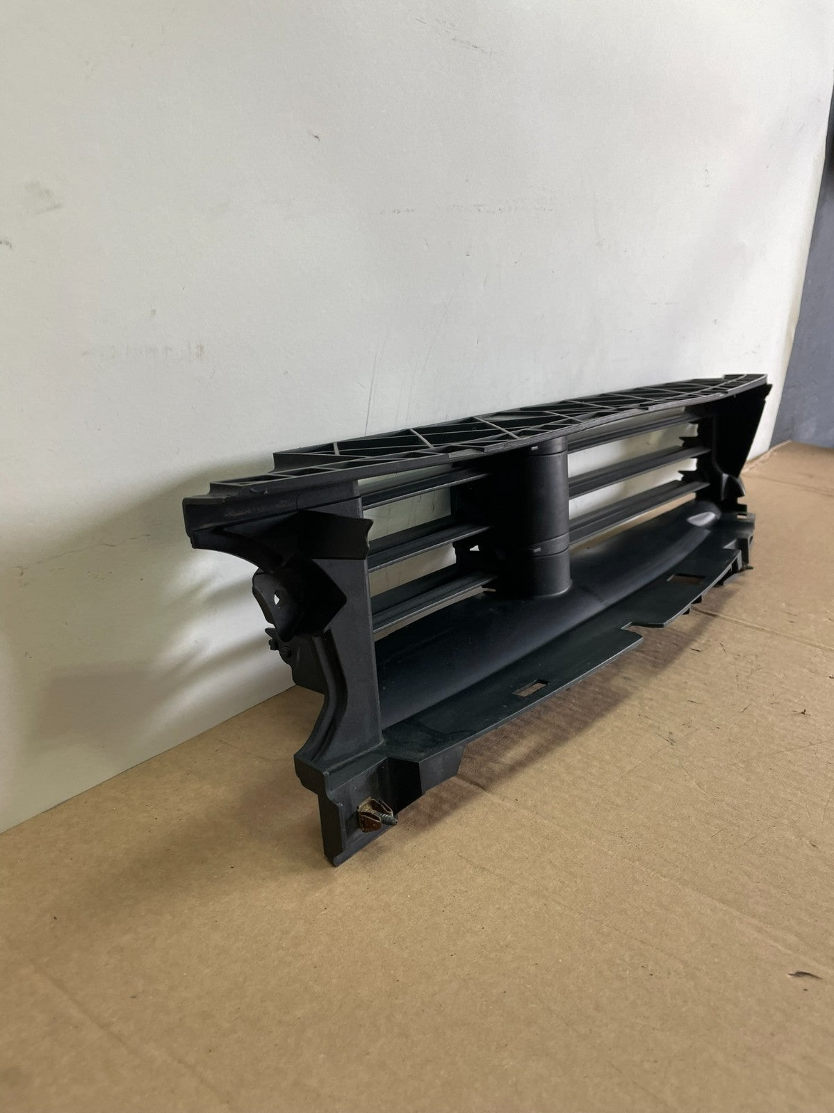2015 to 2017 Chrysler 200 Front Bumper Active Grille Air Shutter Grill AH6391 DG2