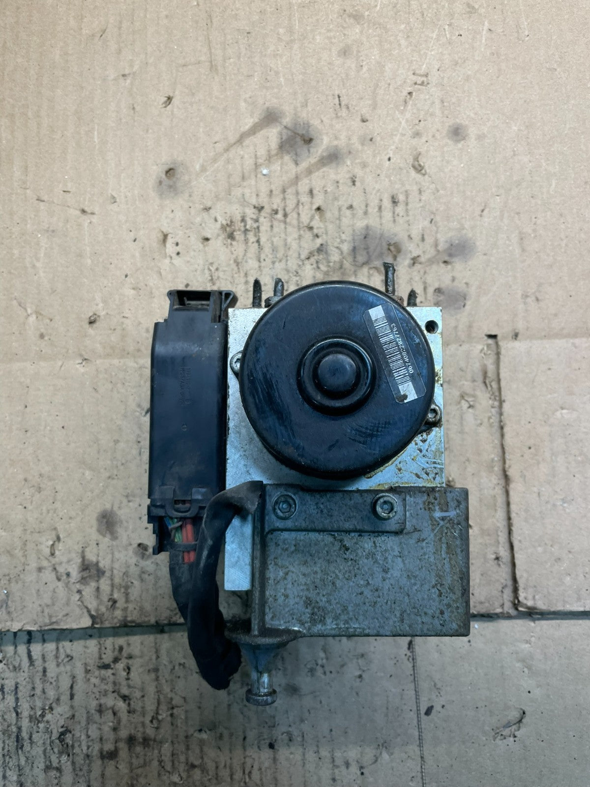 2006 - 2007 Mercedes C280  ABS Anti Lock Brake Pump Module a2035454732 v9095 DG5