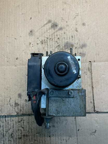 2006 - 2007 Mercedes C280  ABS Anti Lock Brake Pump Module a2035454732 v9095 DG5
