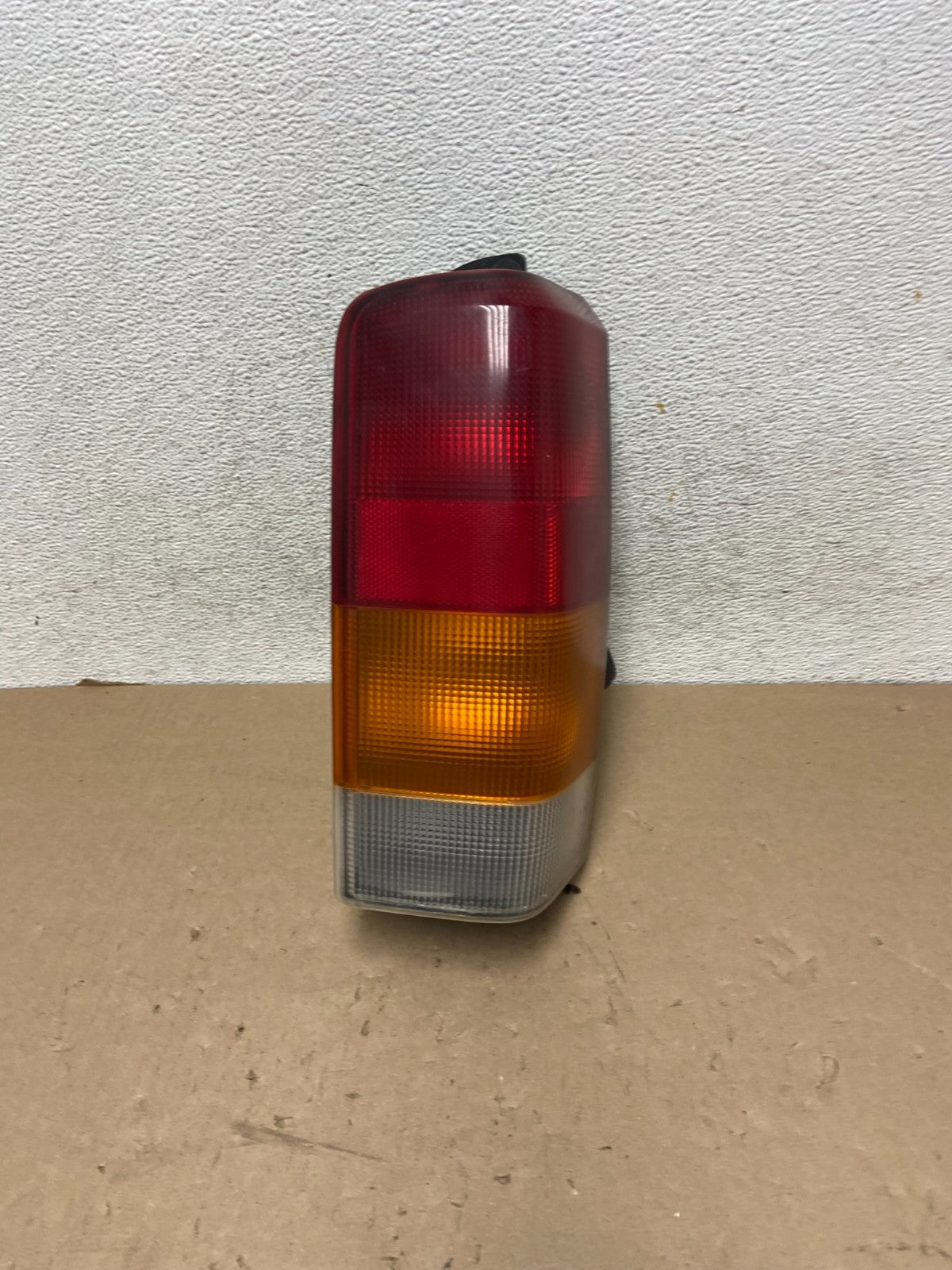 1997 to 2001 Jeep Cherokee Right Passenger Side Tail Light AG4102 PS0
