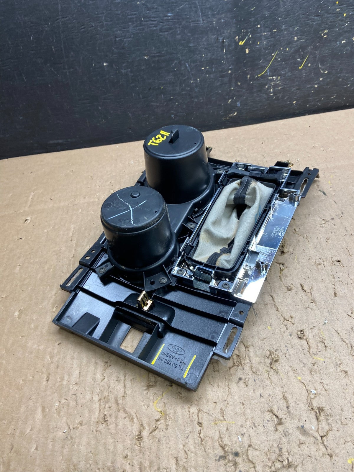 2011 - 2014 Ford Edge Center Console Cup Holder Shifter Bezel Trim t6211 DG3