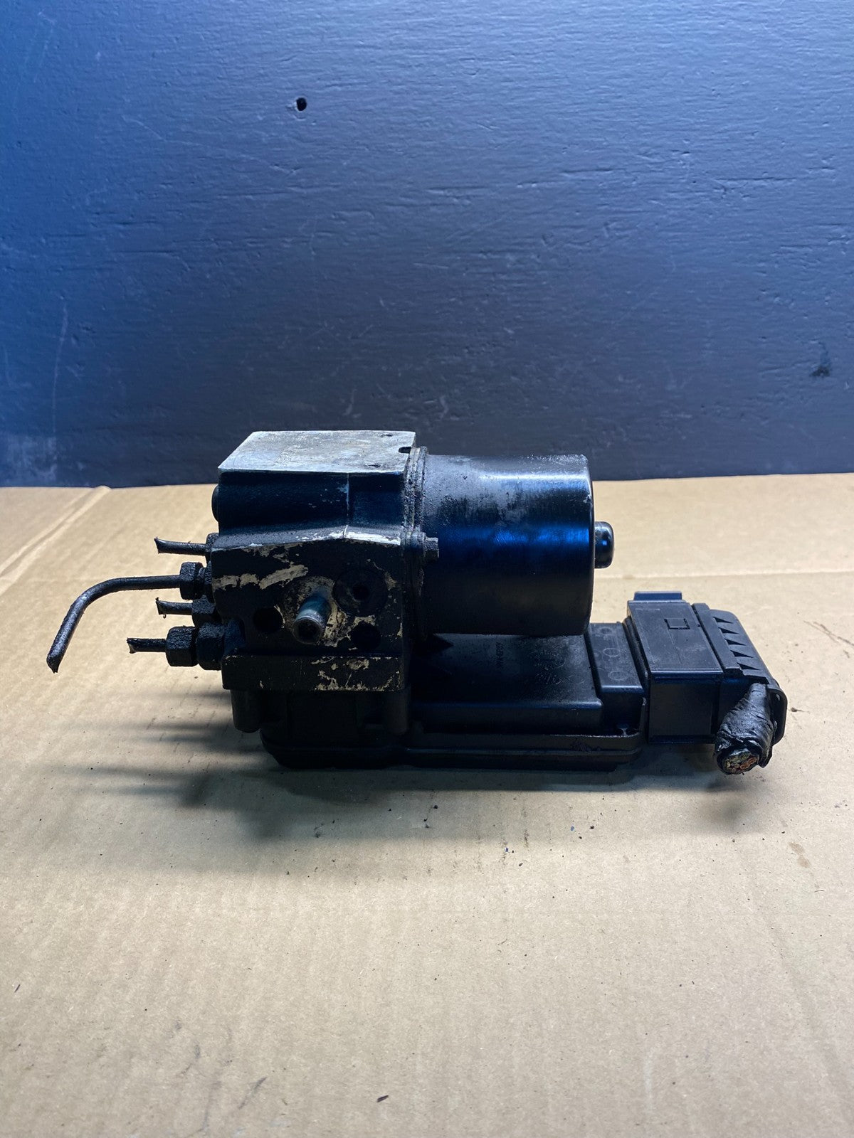 2003 2007 Ford E250 E350 Anti-Lock ABS Antilock Brake Pump AB7412 DG4
