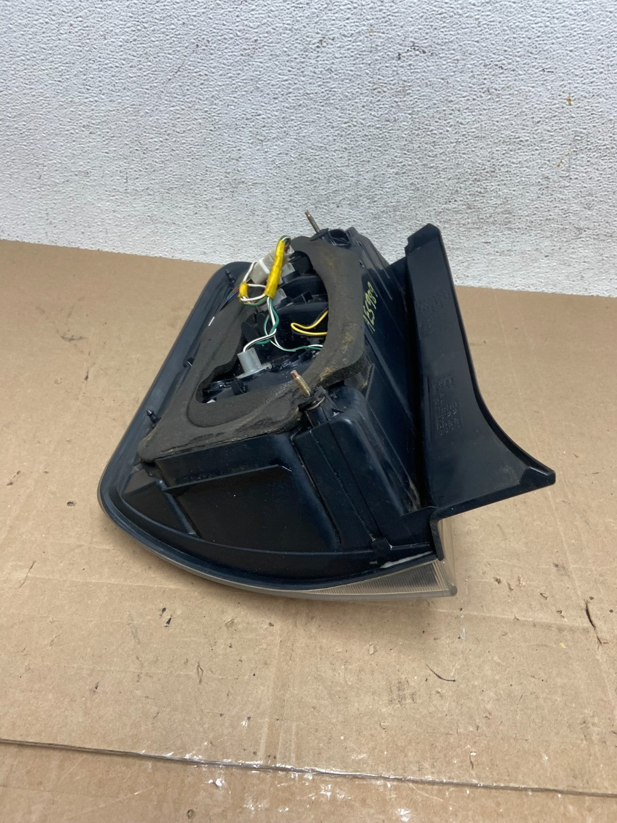 2004 - 2005 Toyota Prius Right Passenger Side Rh Tail Light AE5989 DW6