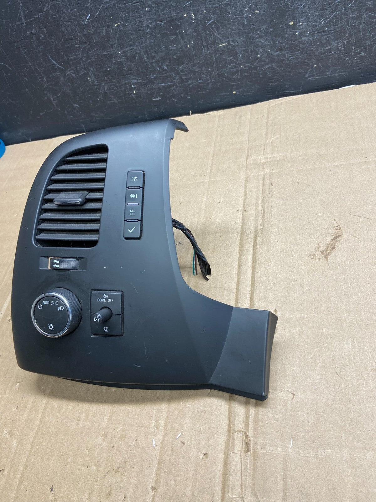 2007 to 2014 Silverado Front Left Driver Headlight Switch Air Vent AD7106 DG2