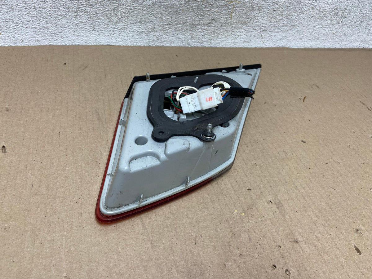 2009-2011 Hyundai Genesis Sedan Right Passenger Inner Tail Light AH5721 LK4