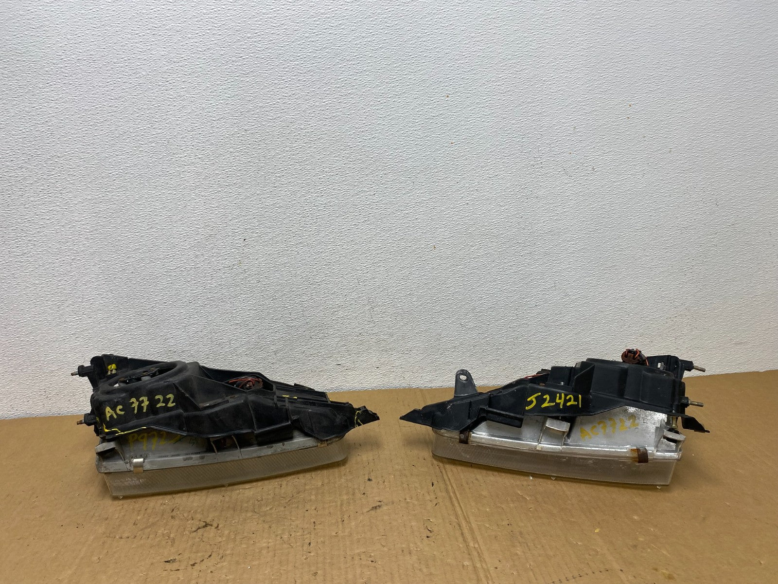 1993 to 1997 Toyota Corolla Left+Right Side Headlights AC7722 DW6