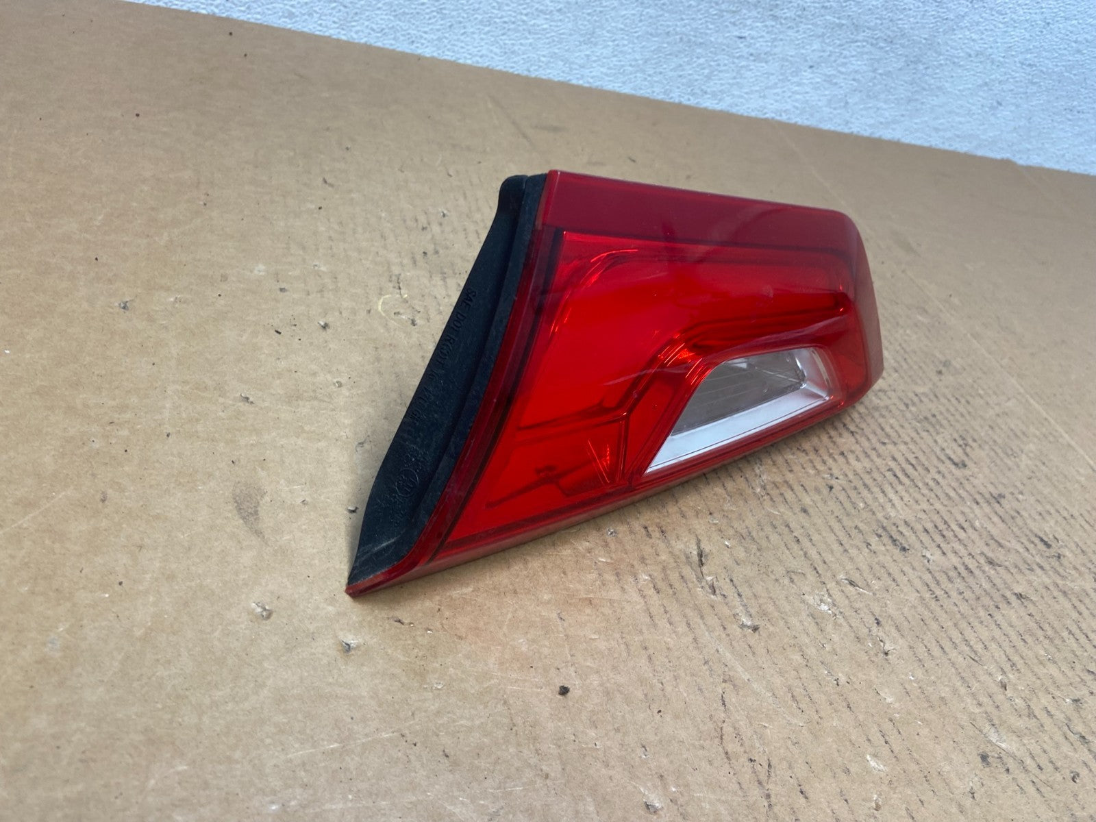 2016 - 2019 Chevrolet Malibu Right Passenger RH Inner Tail Light AE0447 DG2