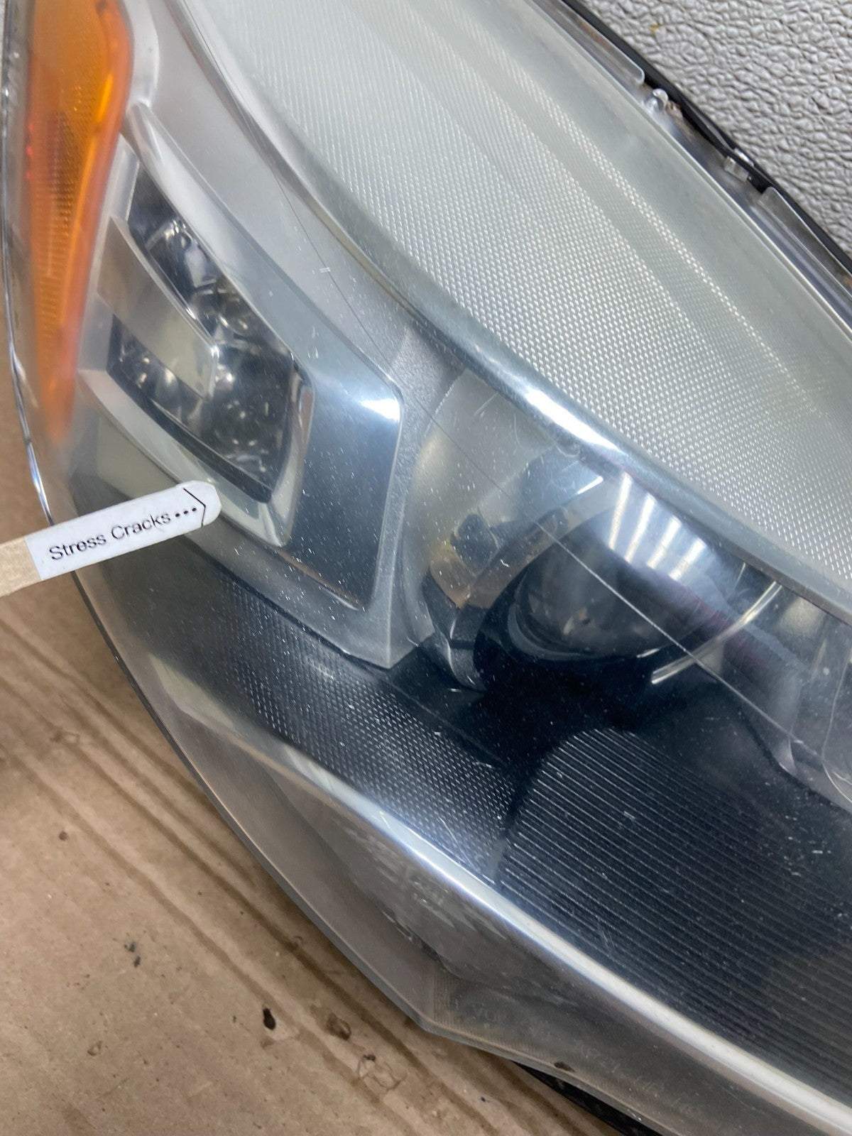 2013 - 2016 Ford Escape Headlight Right Passenger RH Side Xenon HID AB1094 DW4