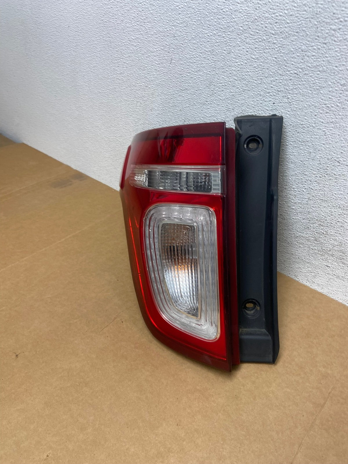 2011 2012 2013 2014 2015 Ford Explorer Left Driver LH Side Tail light AE2890 LK1