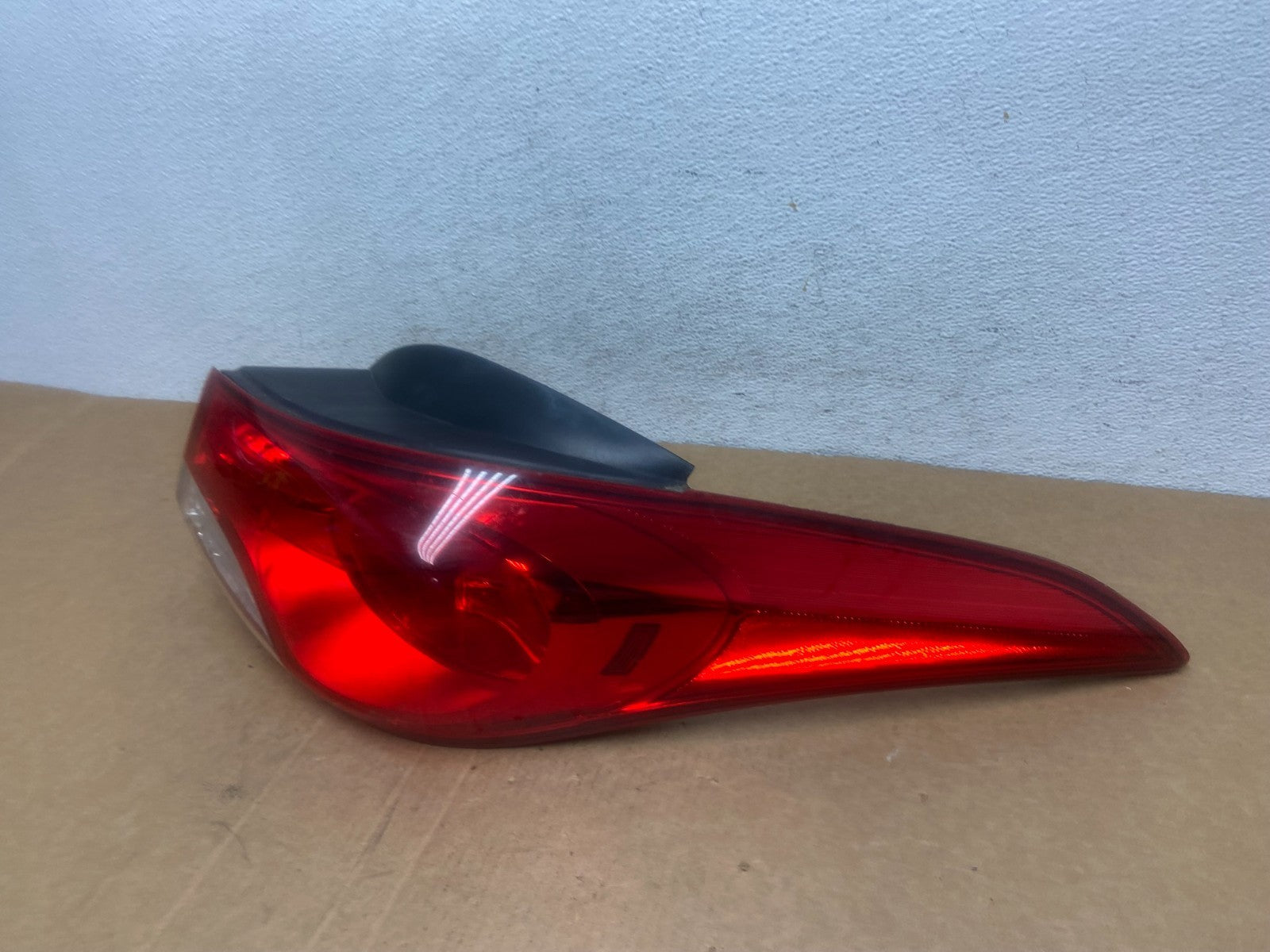 2011 2012 2013 Hyundai Elantra Sedan Right Passenger Tail Light AD6016 DW1