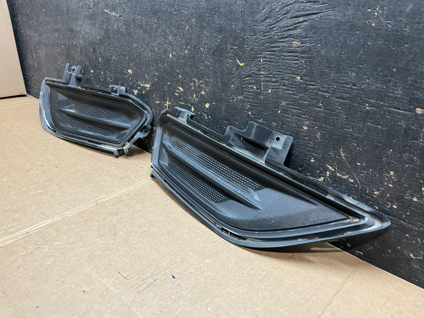 2013-2016 Ford Fusion Front Bumper Left+Right Bumper Cover Bezel Trim z5747 DG1