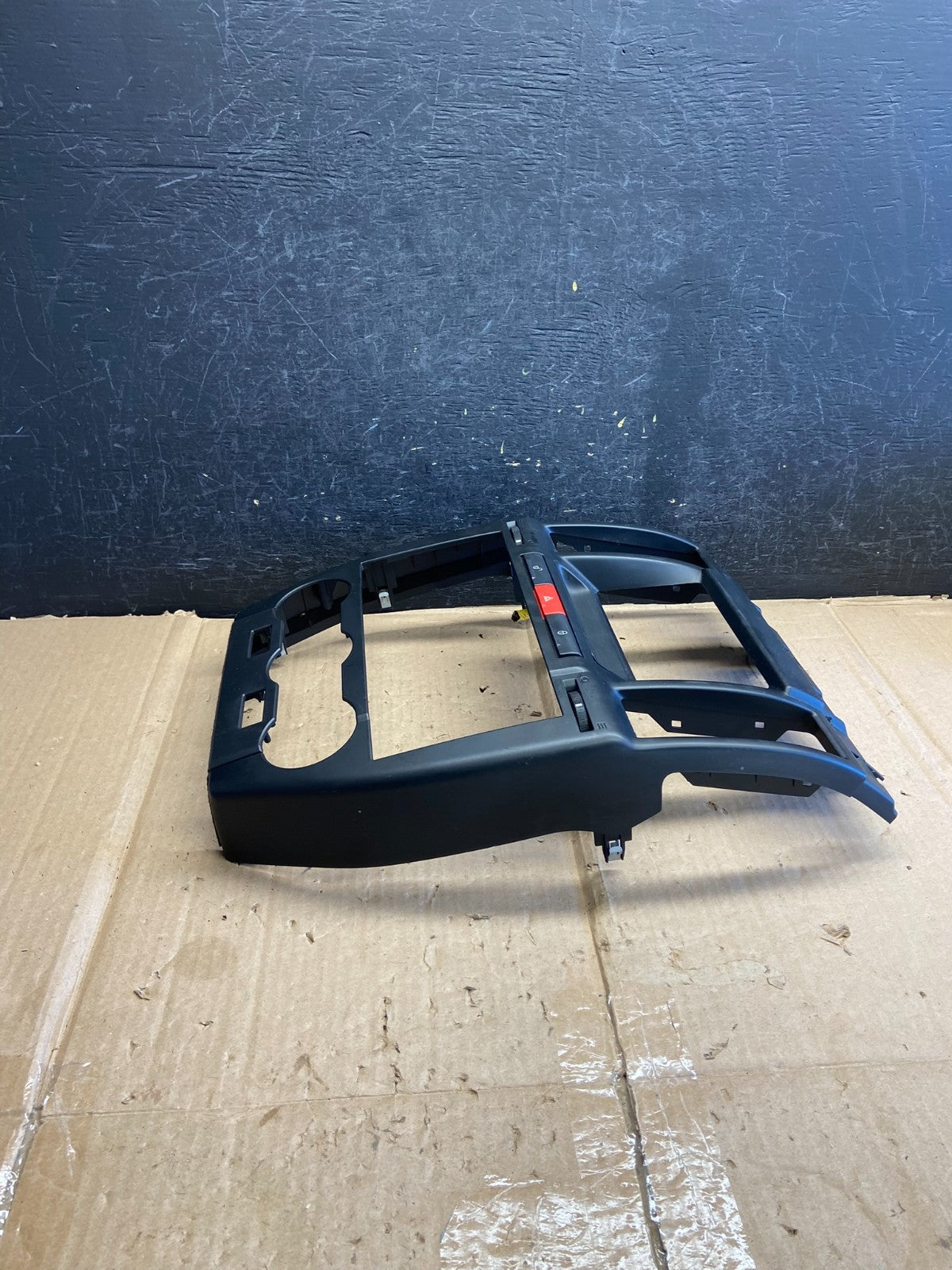 2008-2012 Land Rover LR2 Center Radio Climate Dash Air Vent Bezel ai2677 DG2