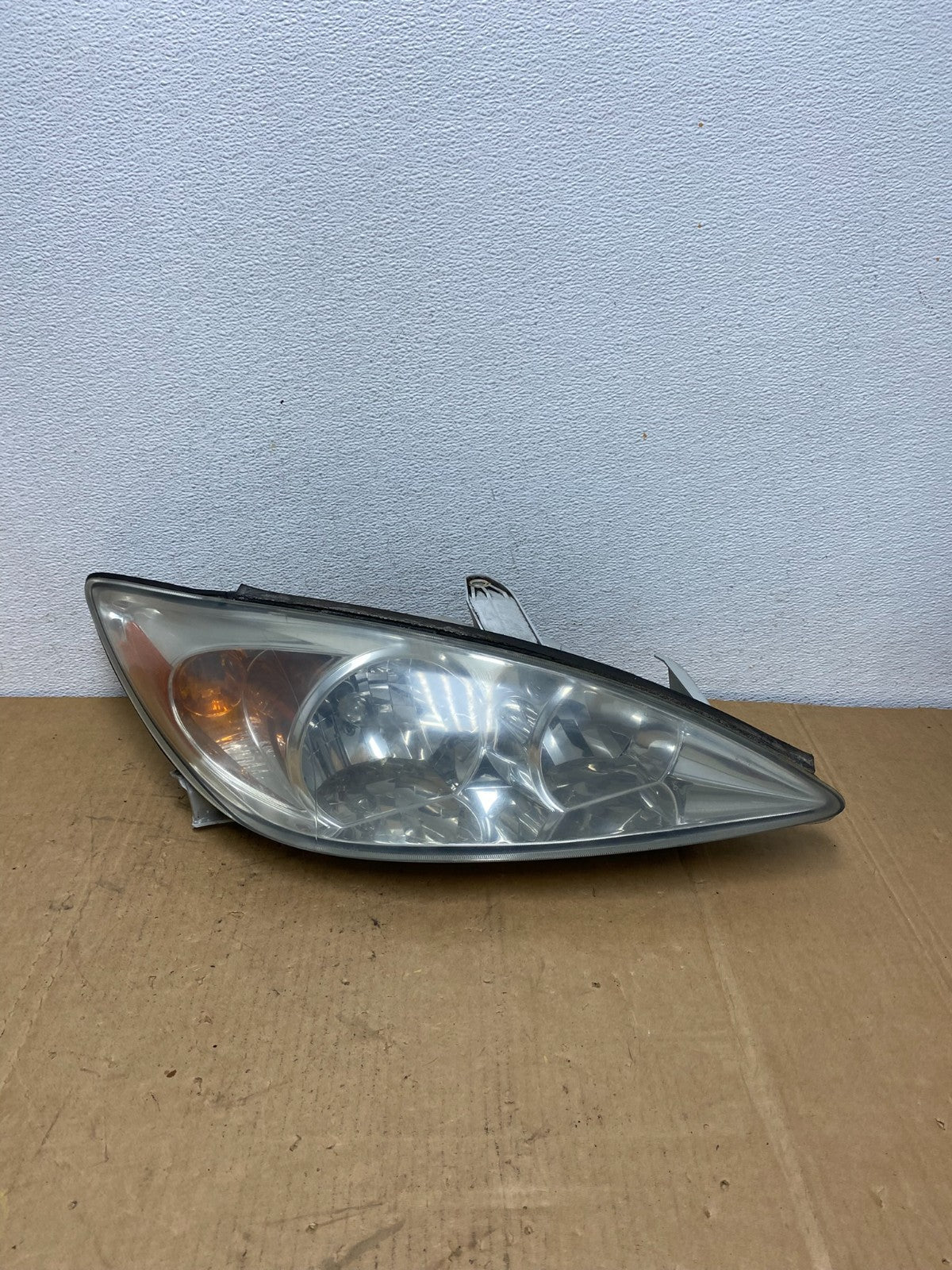 2002 to 2004 Toyota Camry Halogen Headlight Right Passenger Rh AC8572 DW0