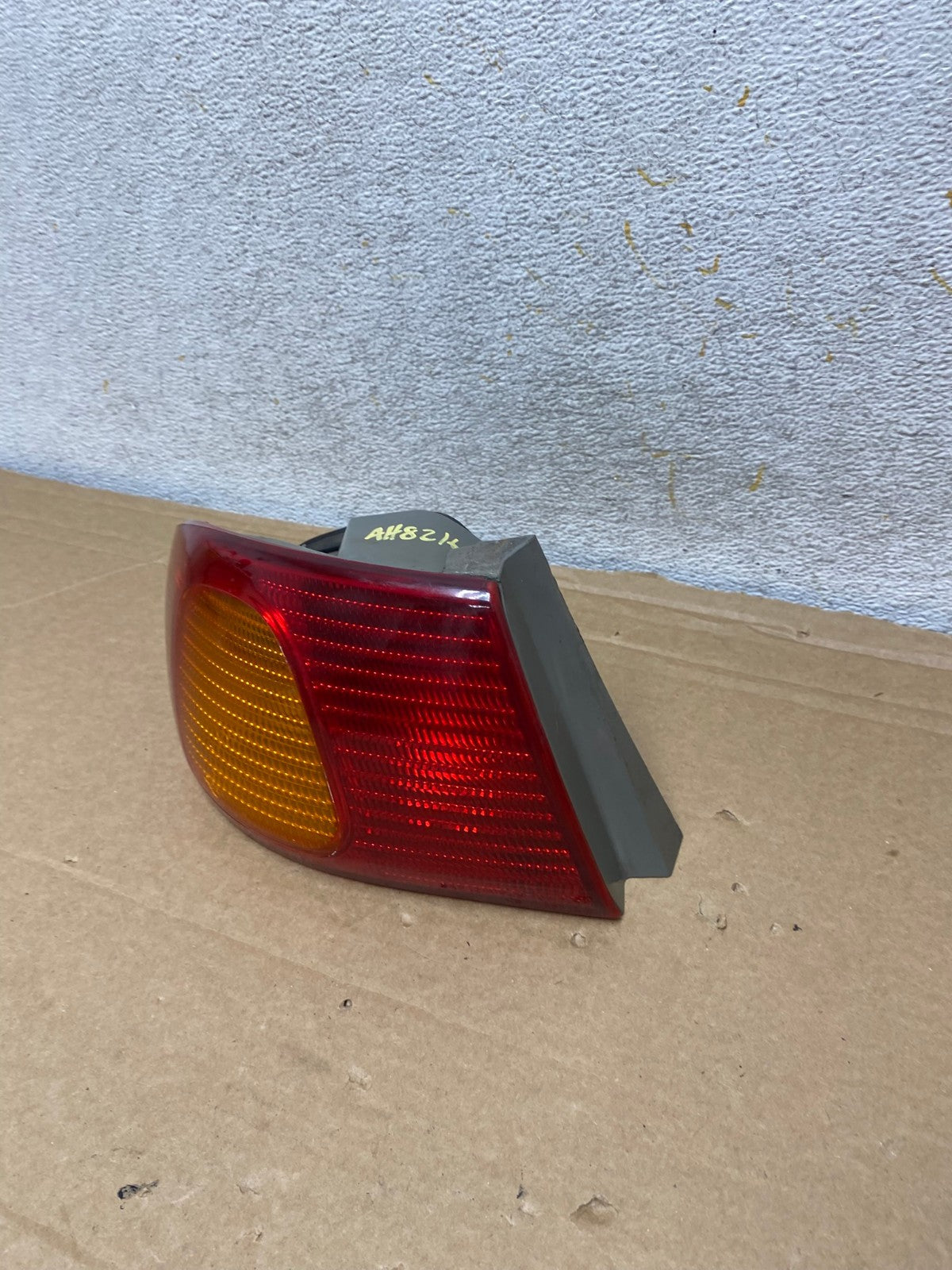 1998 1999 2000 Toyota Corolla Left Driver Lh Side Tail light AH8216 LK1