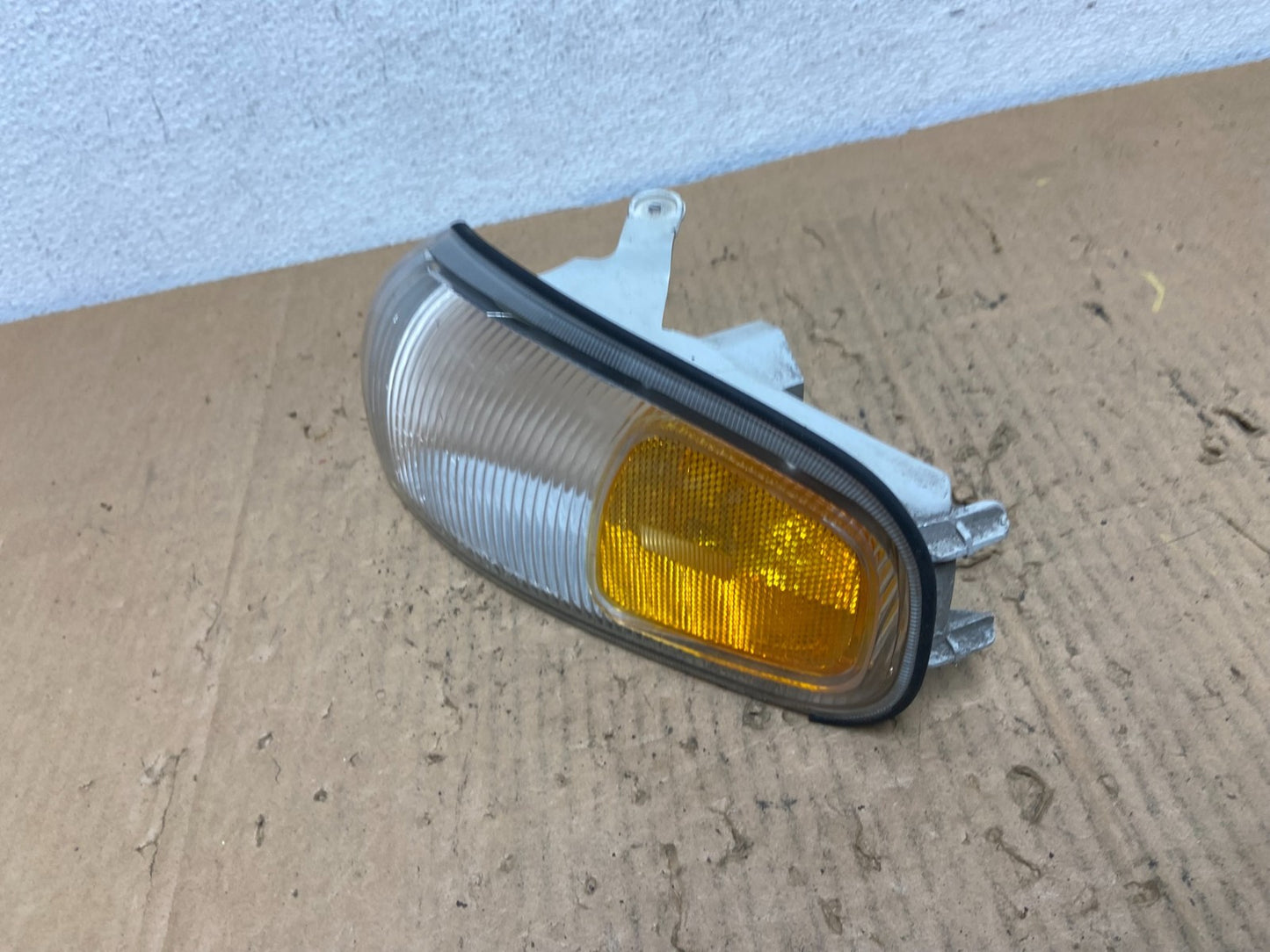 1995 to 1996 Toyota Camry Left Driver LH Side Turn Signal AD2521 DW1