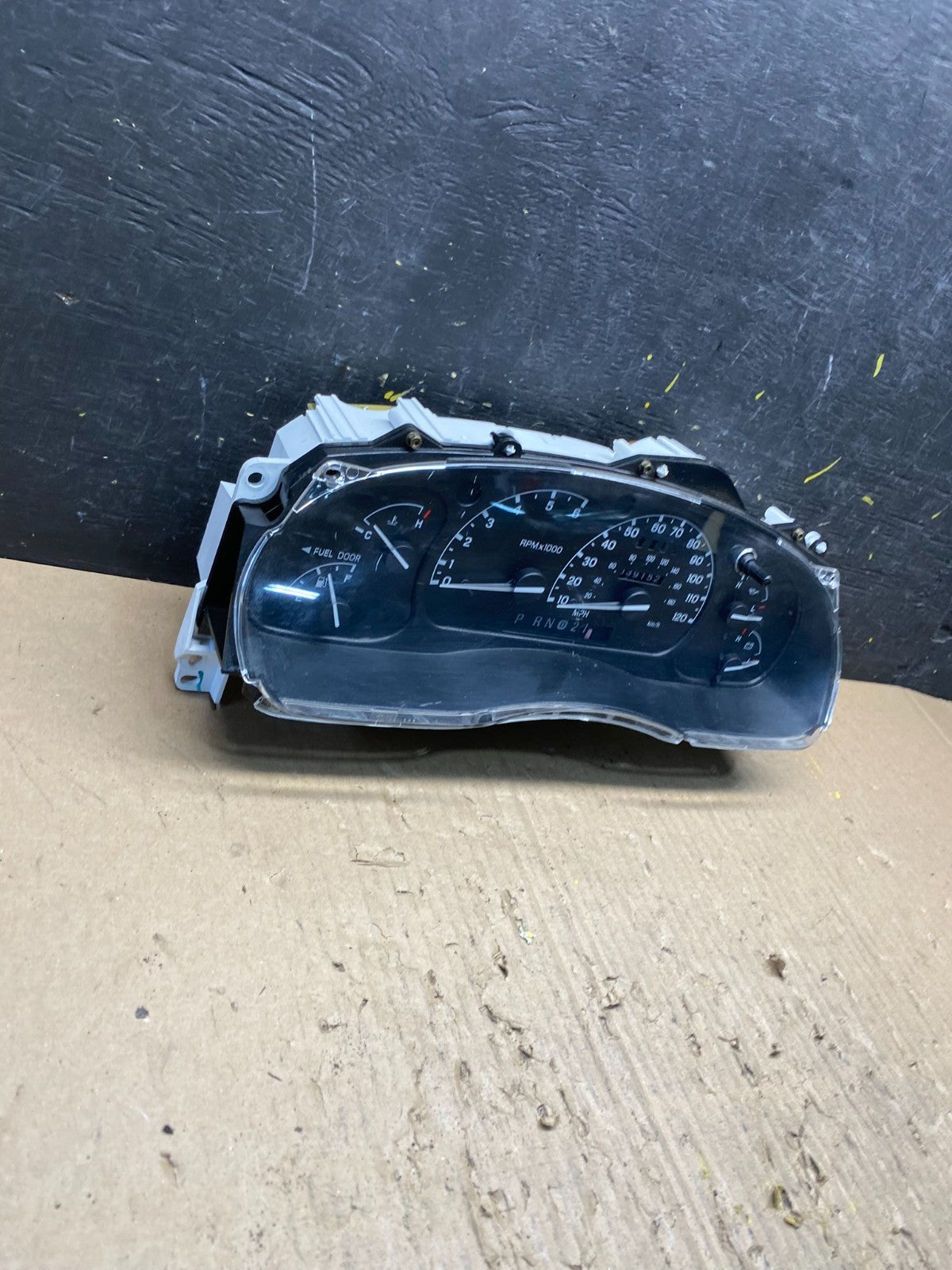 2000 to 2002 Ford Explorer Speedometer Cluster Gauge t1671 DG1