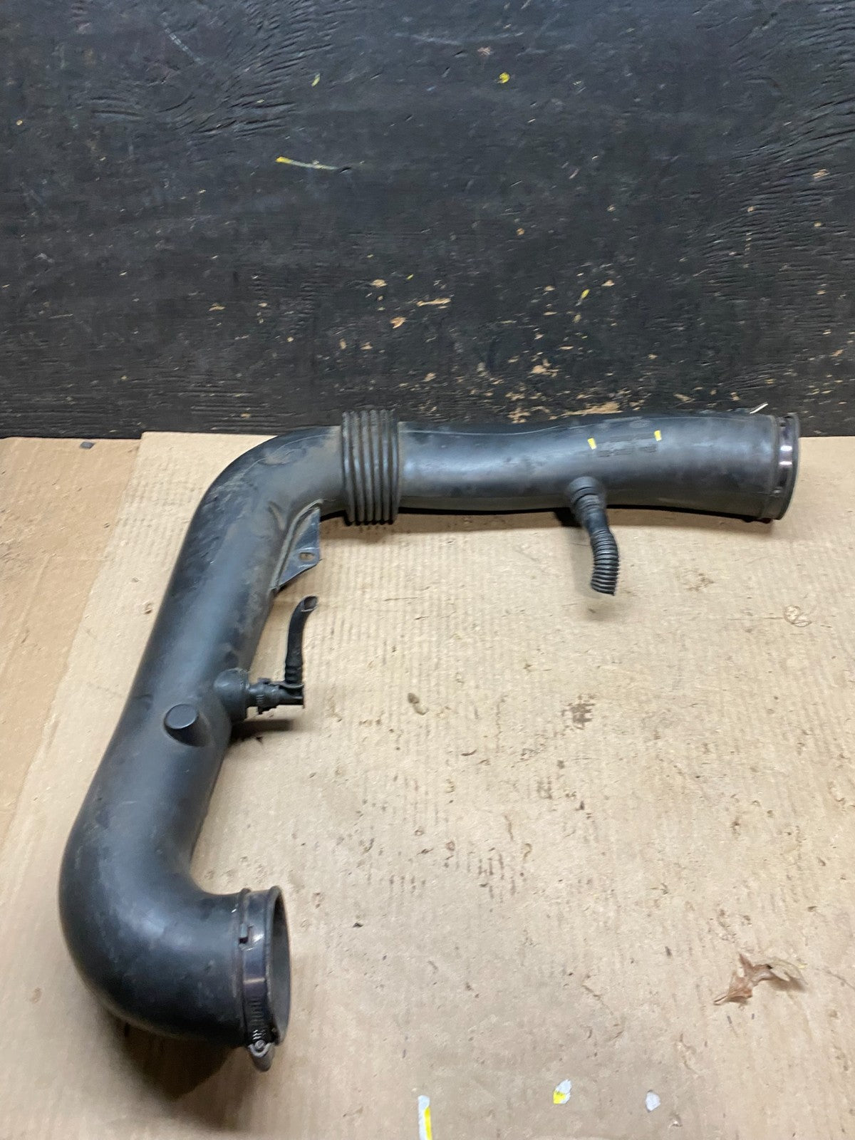 2000 to 2002 Jaguar S-Type Air Intake Hose Duct Tube OEM  u7737 DG5