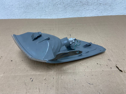 2000 - 2001 Toyota Camry Front Left Driver Lh Turn Signal AE5959 DW5