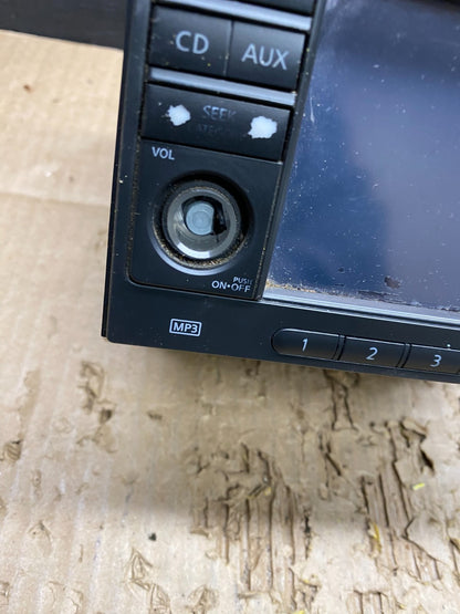 2011 to 2012 Nissan Rogue AM FM XM Radio CD Player Screen Receiver V7517 DG1