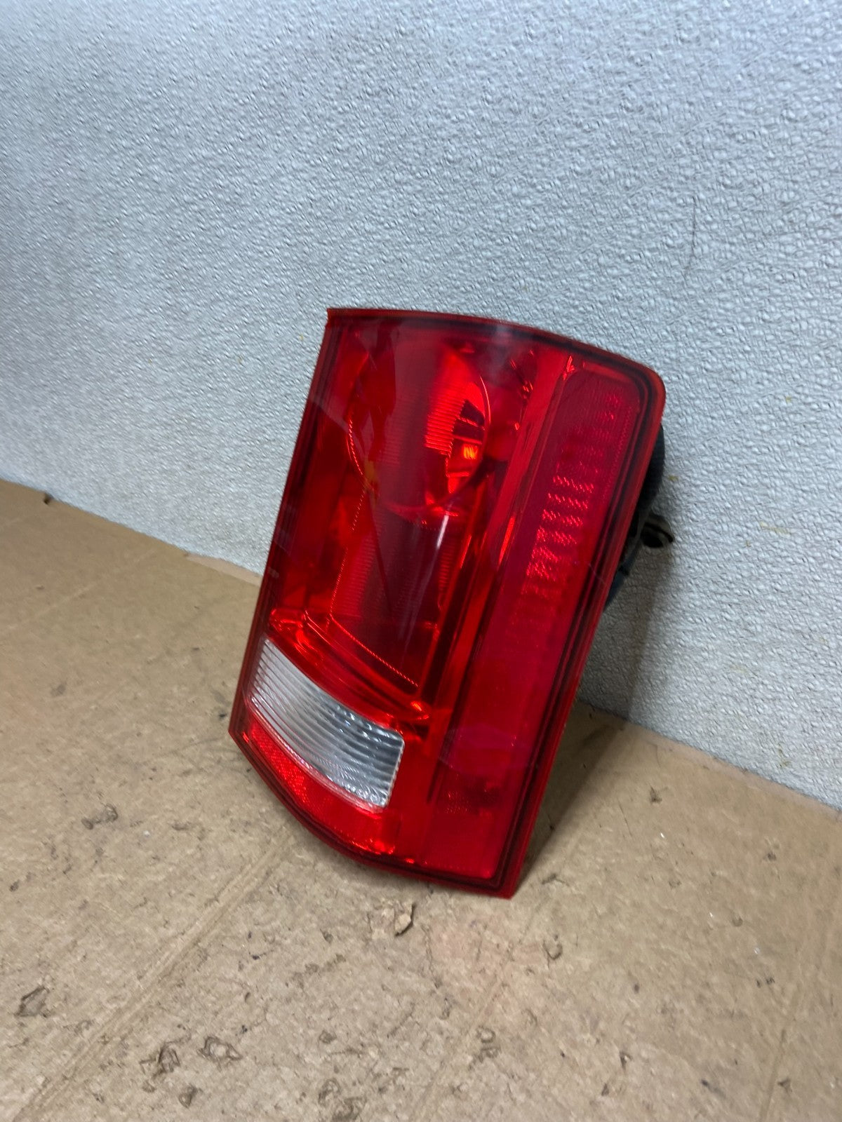 2009 to 2015 Honda Pilot Right Passenger Rh Side Tail light Oem AA5031 DW1