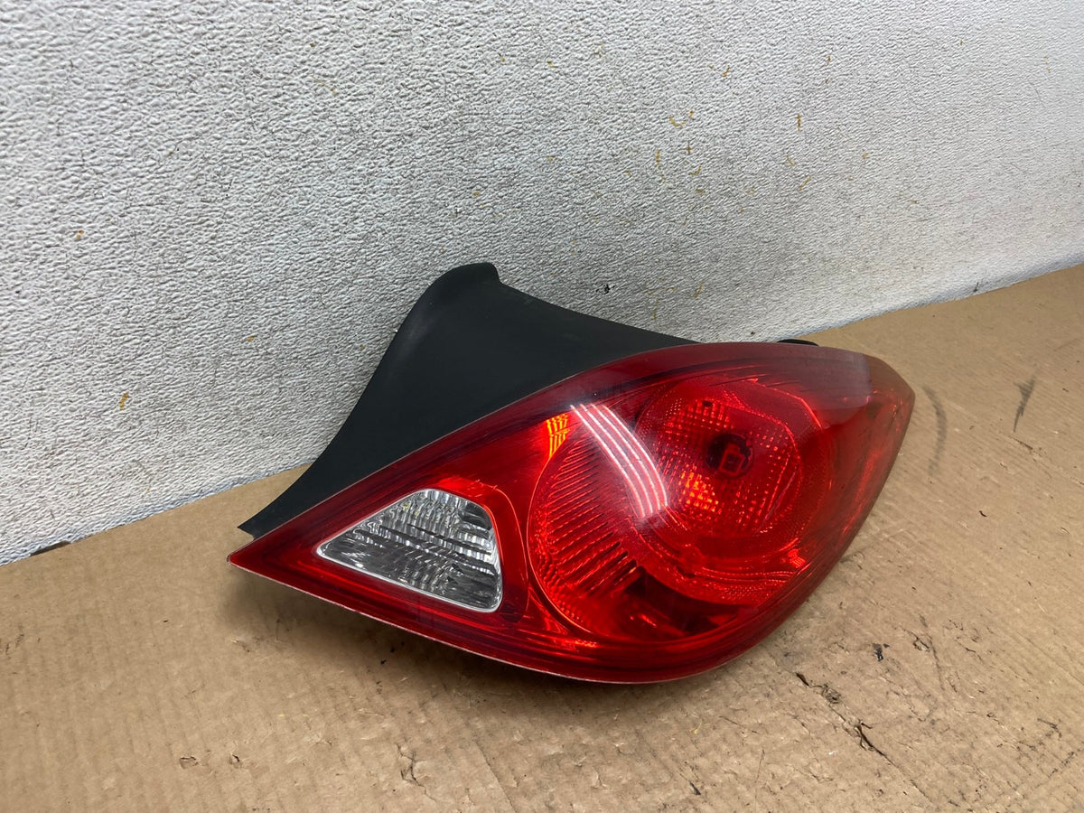 2006 - 2009 Pontiac G6 Coupe Right Passenger RH Side Tail Light AI8312 LK2